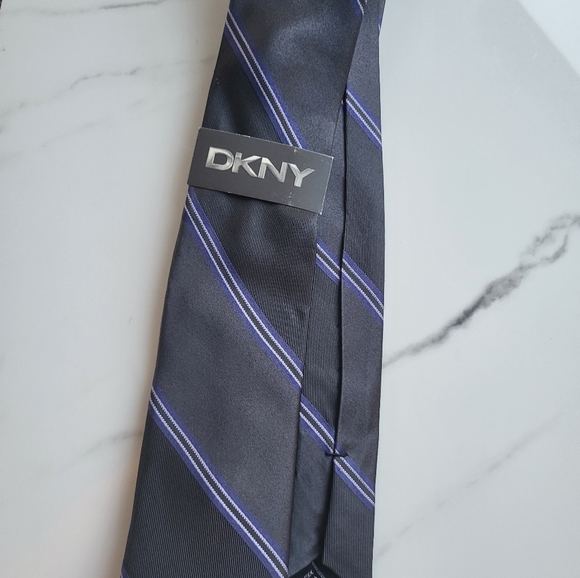 DKNY silk grey and purple men's tie - Picture 2 of 7